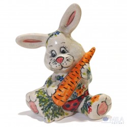 RABBIT WITH CARROT